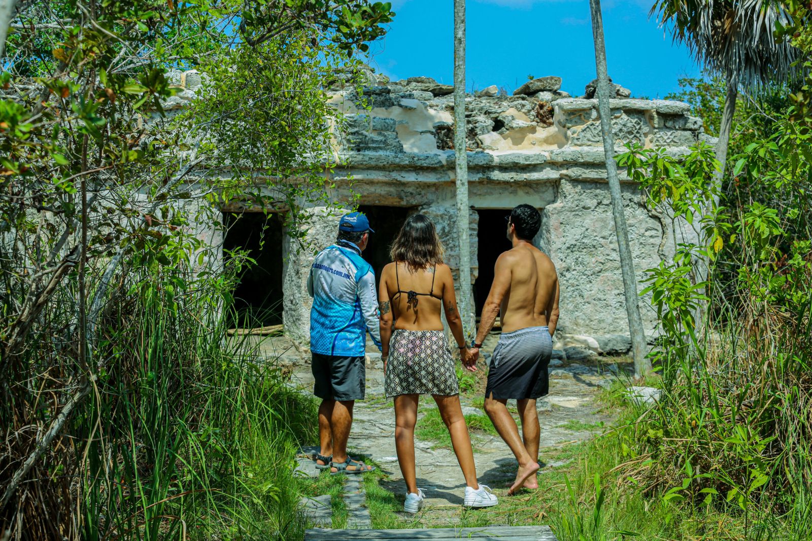 Xlapak — sacred Mayan customs site on the ancient canal tour in Sian Ka'an, Community Tours Sian Ka'an